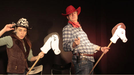 Escena de Cowboy Crazy en el escenario